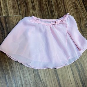 - Moret kids girls pink dance skirt, size Small